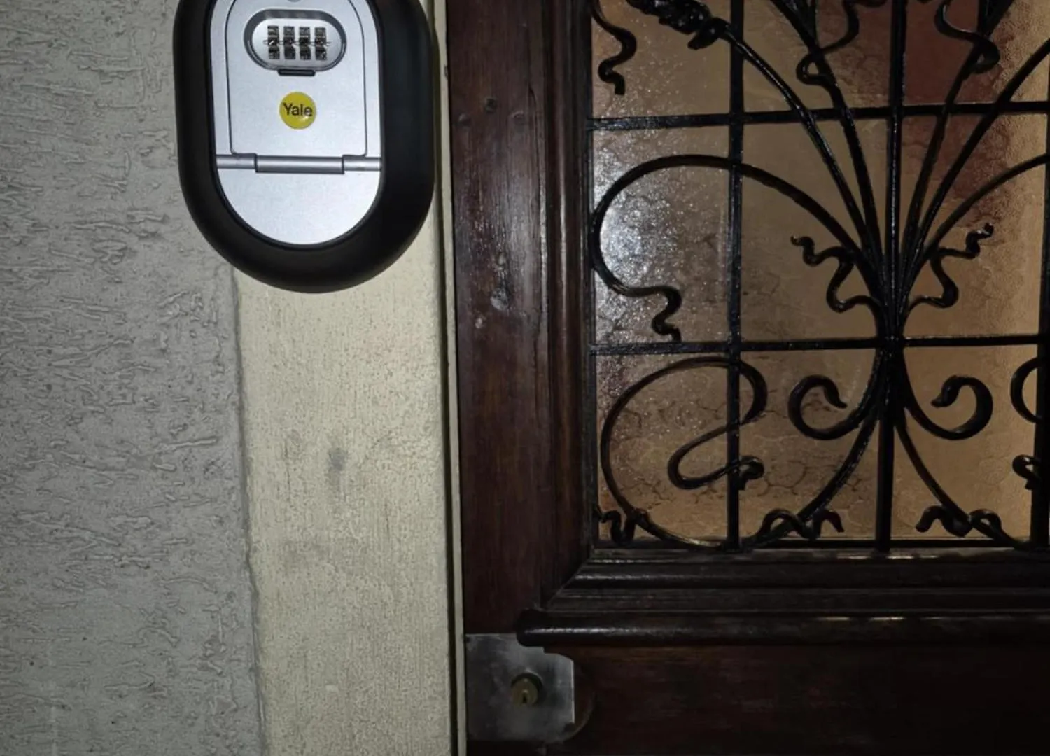 Basic Cozy Apartment Choisy-le-Roi France