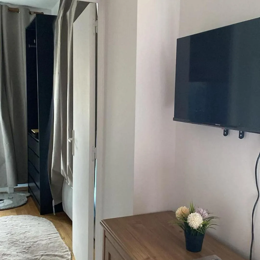 Basic Cozy Apartment Choisy-le-Roi